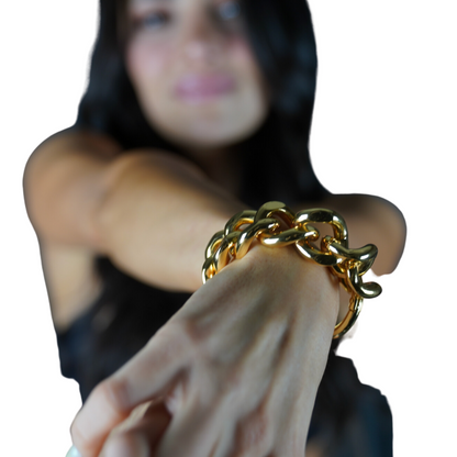 Rose Thorn 18K Gold Bracelet for Empowerment